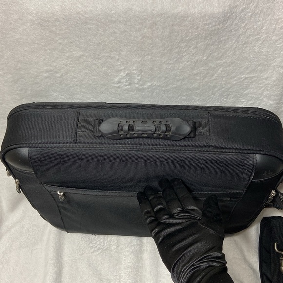 Dell Black Laptop Bag - Picture 6 of 16